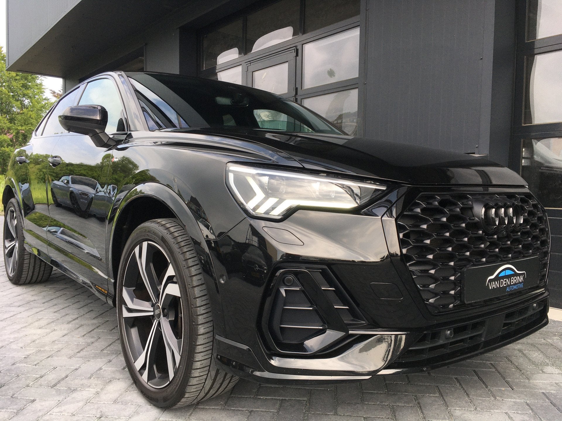Audi Q3 Sportback 35 TFSI S-line Black Pano Sonos sfeer, Dealer onderhouden, 15 km/l, 150 pk, 1505 kg