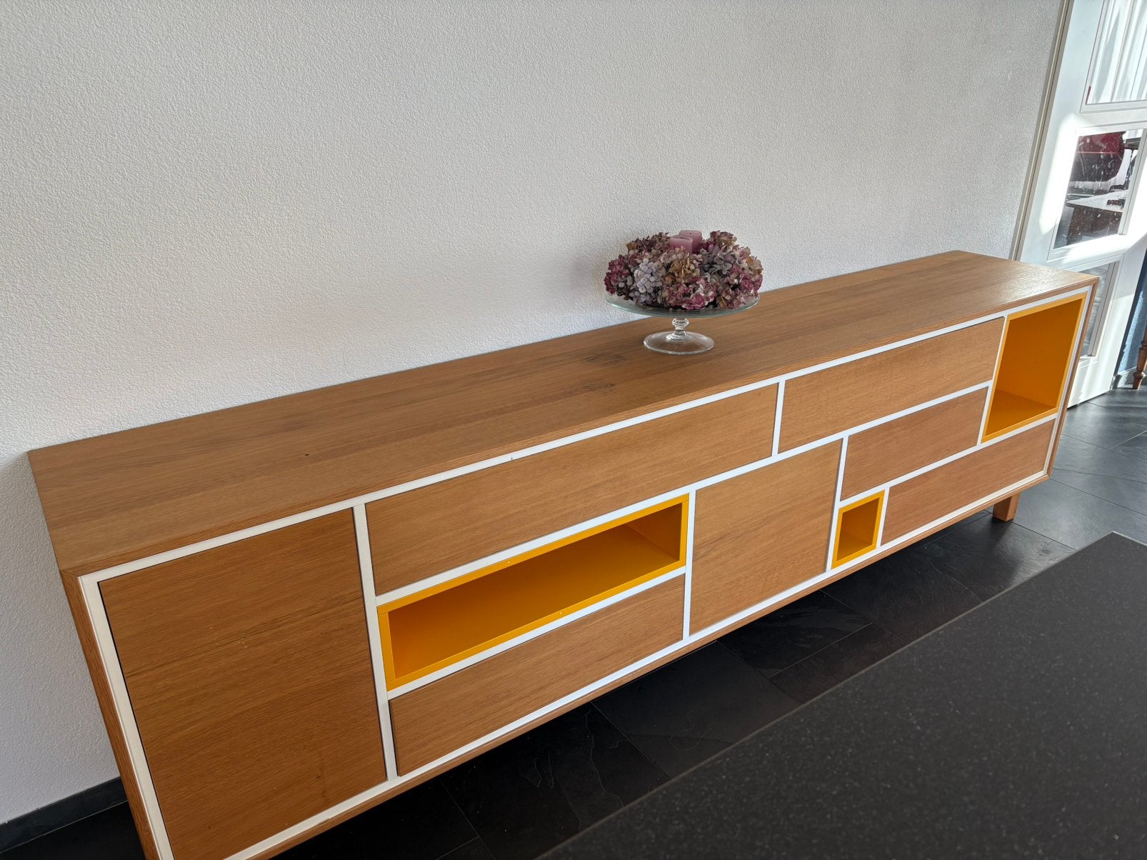Design dressoir, Huis en Inrichting, Kasten | Dressoirs, Ophalen, Met deur(en), Zo goed als nieuw, 200 cm of meer