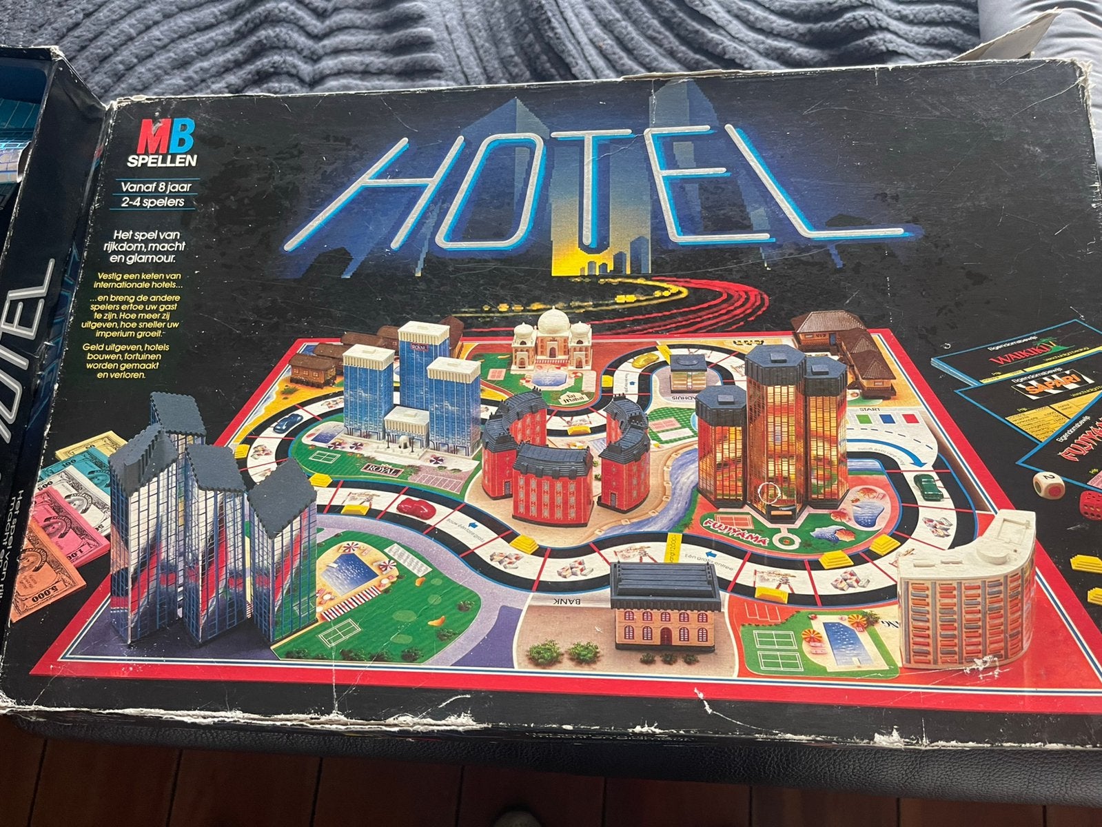 HOTEL van MB Spellen – Klassiek vastgoedspel , doos geplakt), Hobby en Vrije tijd, Gezelschapsspellen | Bordspellen, Ophalen, Gebruikt