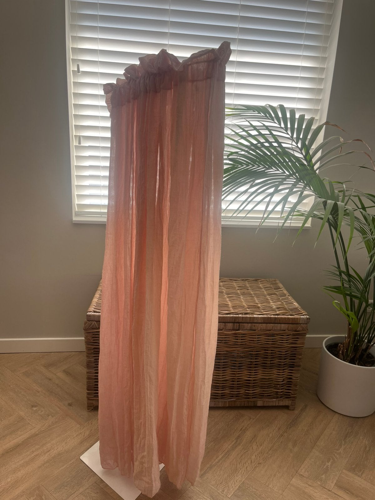 Roze hemeltje met standaard voor babybedje, Kinderen en Baby's, Kinderkamer | Inrichting en Decoratie, Ophalen, Zo goed als nieuw
