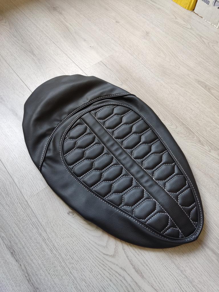 Zadelhoes buddydek Vespa S50 audi rs custom NIEUW, Fietsen en Brommers, Brommeronderdelen | Scooters, Info@jynkx.com, Nieuw, Ophalen of Verzenden