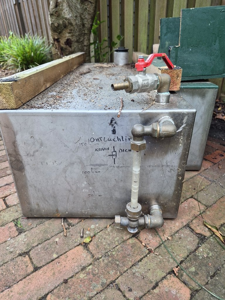 RVS drinkwatertank met peilbuis en afsluiters, Ophalen, Gebruikt