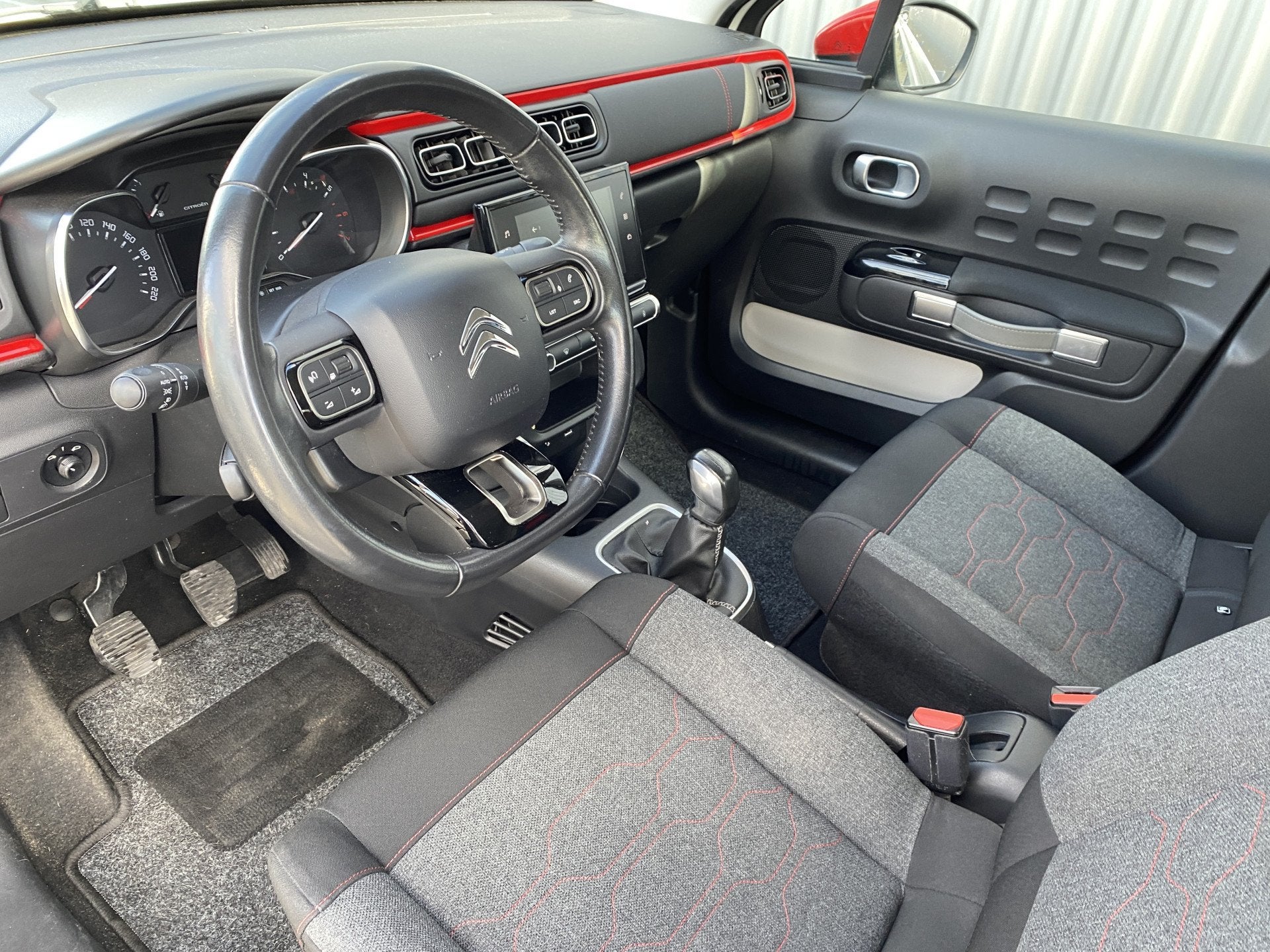 Citroën C3 1.2 PureTech Shine 111Dkm, Clima, Carplay, CC, N, Euro 6, 1199 cc, 82 pk, 450 kg