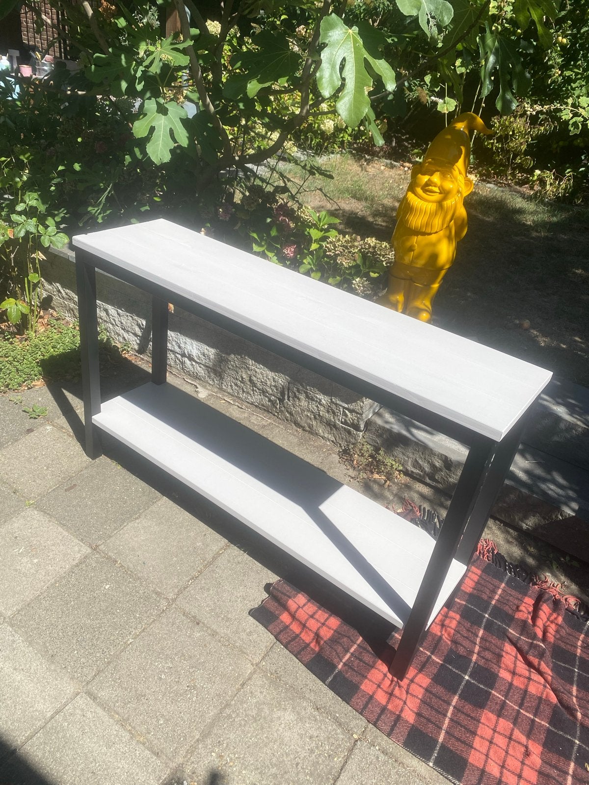 Lange smalle bijzettafel / sidetable met 2 planken, Ophalen, Gebruikt, 100 tot 150 cm, Overige houtsoorten