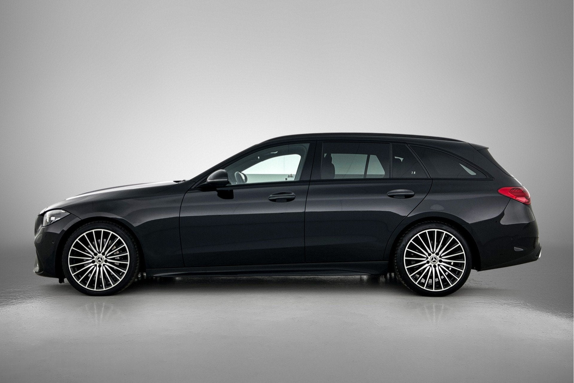 Mercedes-Benz C-Klasse Estate 180 AMG Line | Amg In en Exter, Automaat, 12 maanden, Zwart, Origineel Nederlands