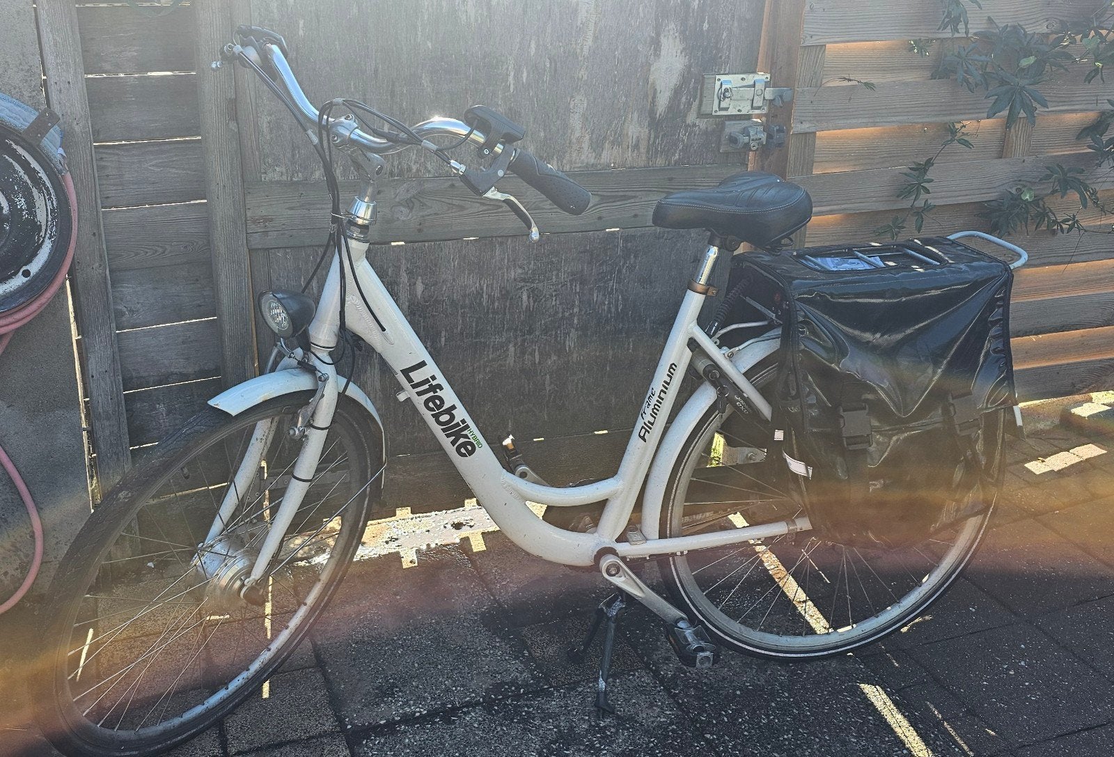 opknapper   electrice Lifebike Damesfiets - Wit, Aluminium F, Overige merken, Velgrem, Ophalen of Verzenden, 50 tot 53 cm