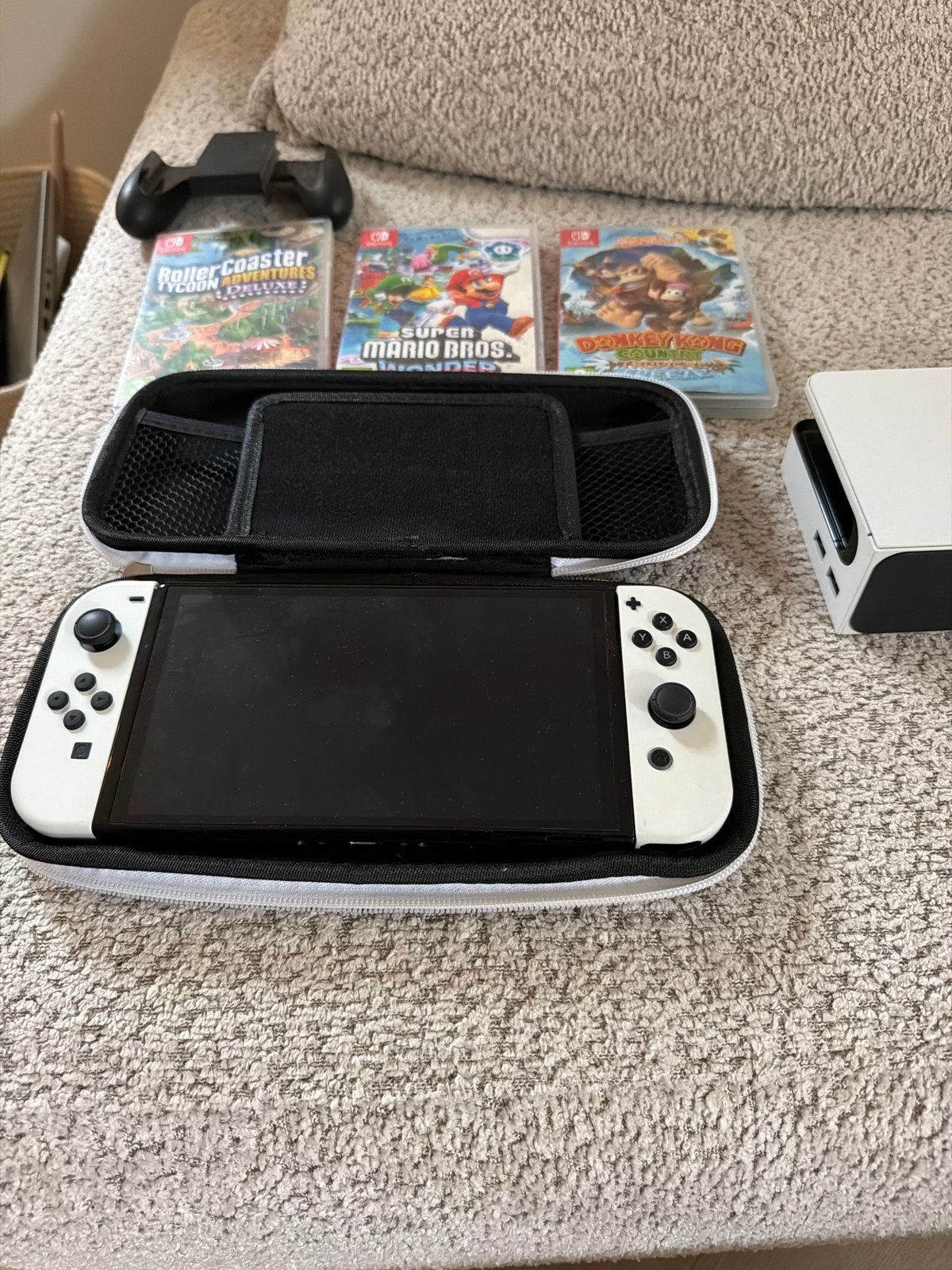 Nintendo Switch OLED met 3 games en accessoires, Met games, Zo goed als nieuw, Met 1 controller, Switch OLED