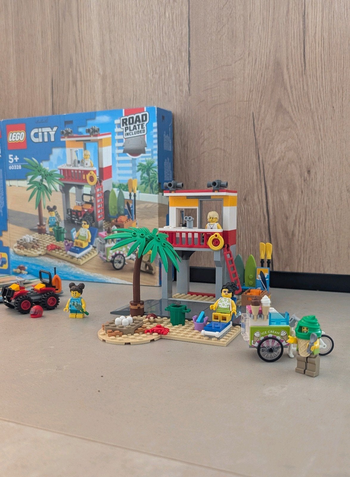 LEGO City 60328 Strandwachtpost met ijsfiets – compleet, Ophalen of Verzenden, Zo goed als nieuw