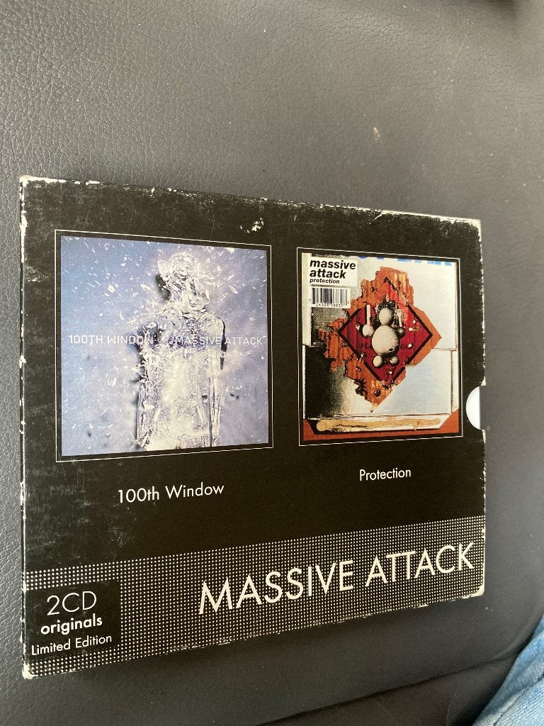 Massive Attack - 100th Window&Protect  (2CD Limited Edition), Gebruikt, Speciale editie, Trip Hop of Breakbeat, Ophalen of Verzenden