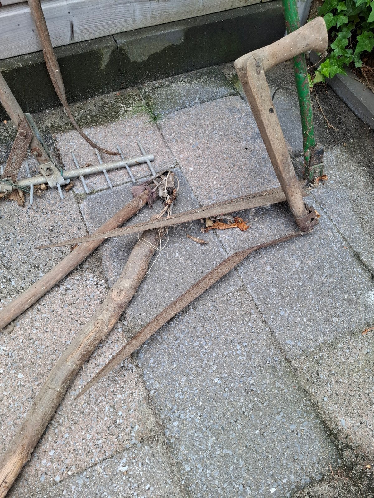 Diverse oude tuingereedschappen, Tuin en Terras, Ophalen, Gebruikt, Hark, Onbekend