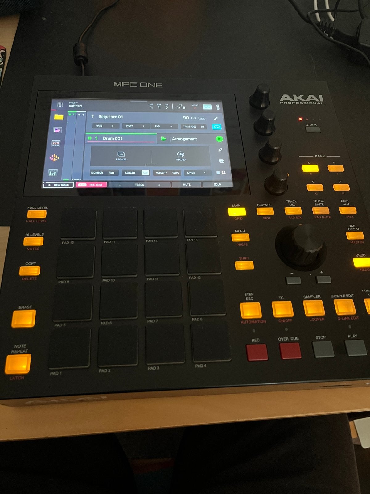 Akai MPC One, Ophalen, Zo goed als nieuw