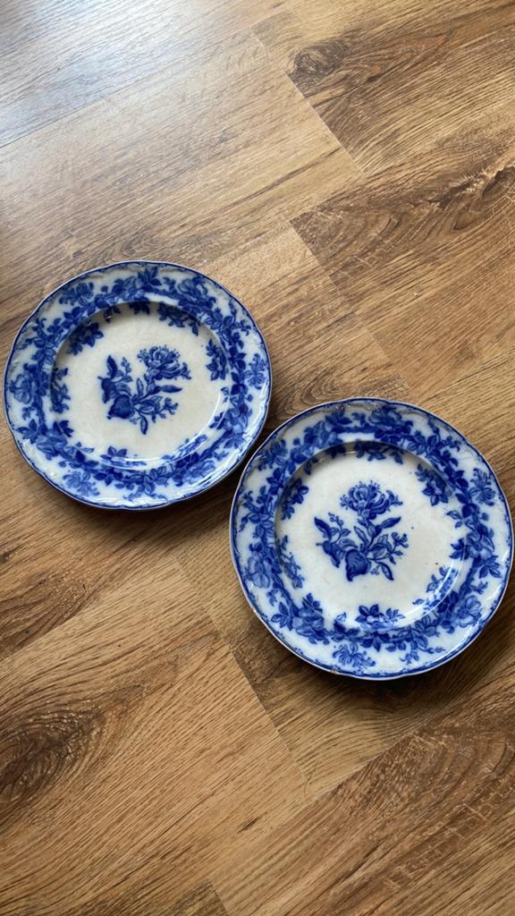 Twee antieke blauw-witte bordjes, 20 cm, Wedgwood, Antiek en Kunst, Antiek | Servies los, Ophalen of Verzenden