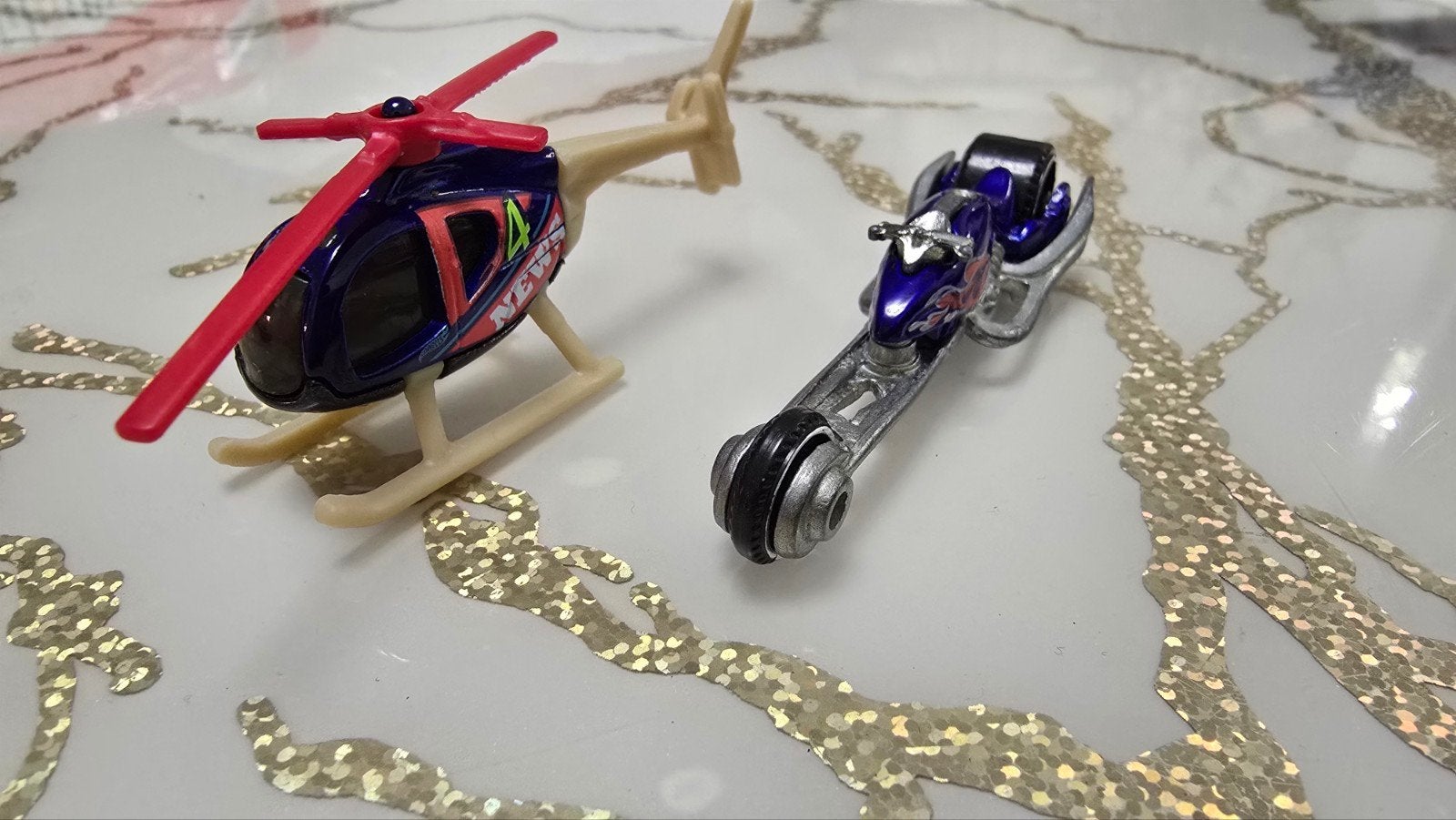 Gebruikte Hot Wheels: Helikopter en Motor, Ophalen of Verzenden, Gebruikt