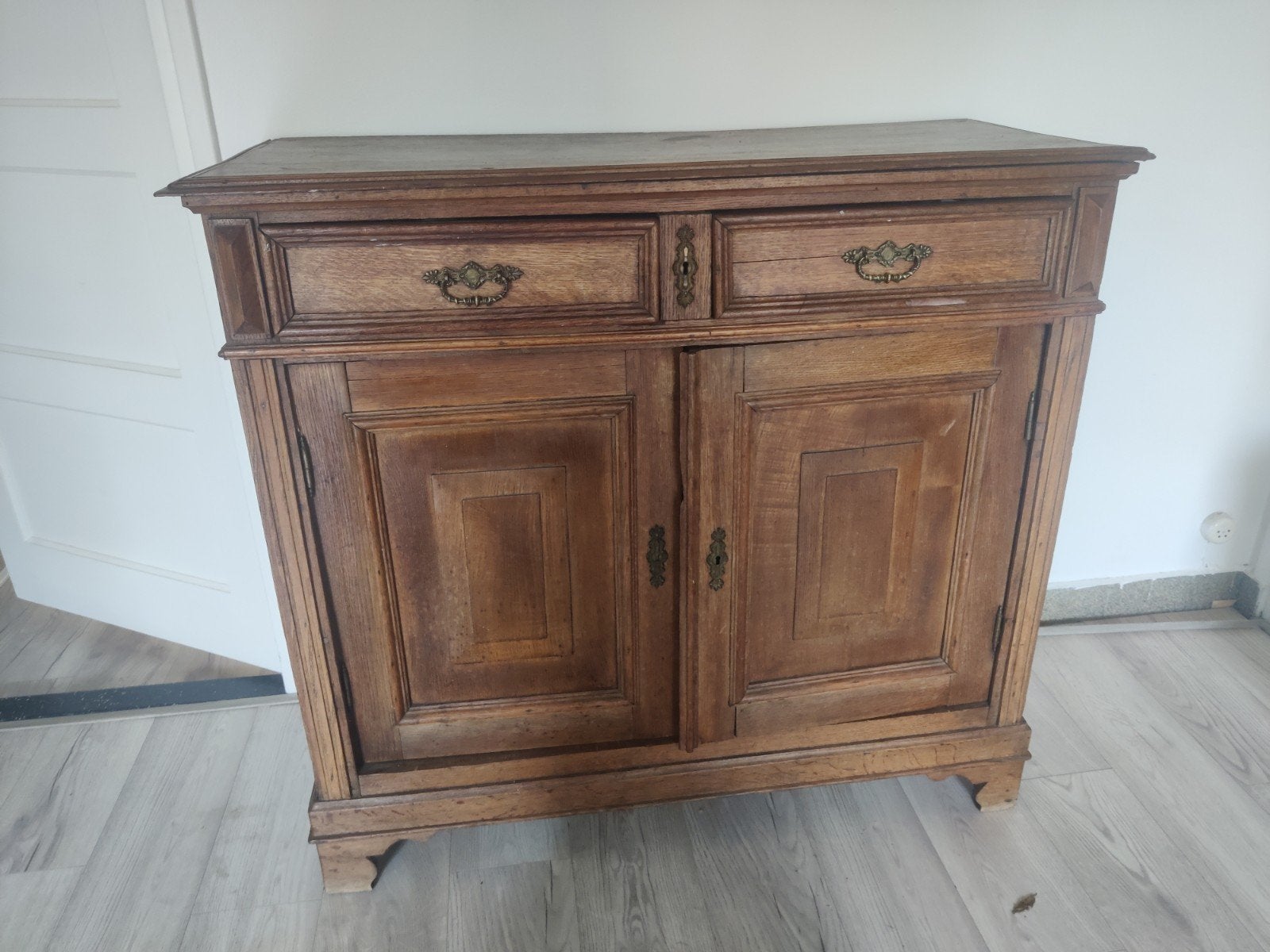 Antiek eiken dressoir met 2 lades en 2 deuren, Ophalen