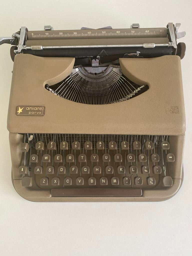 Oude koffertypemachine, Ophalen of Verzenden, Gebruikt