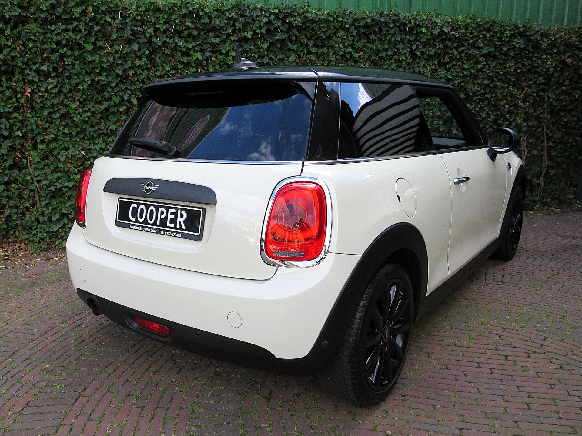MINI Cooper 1.5 Salt F56 met Navi, BT, Apple Carplay, Park.a, Auto's, Mini, 12 maanden, Stof, Gebruikt, Zwart