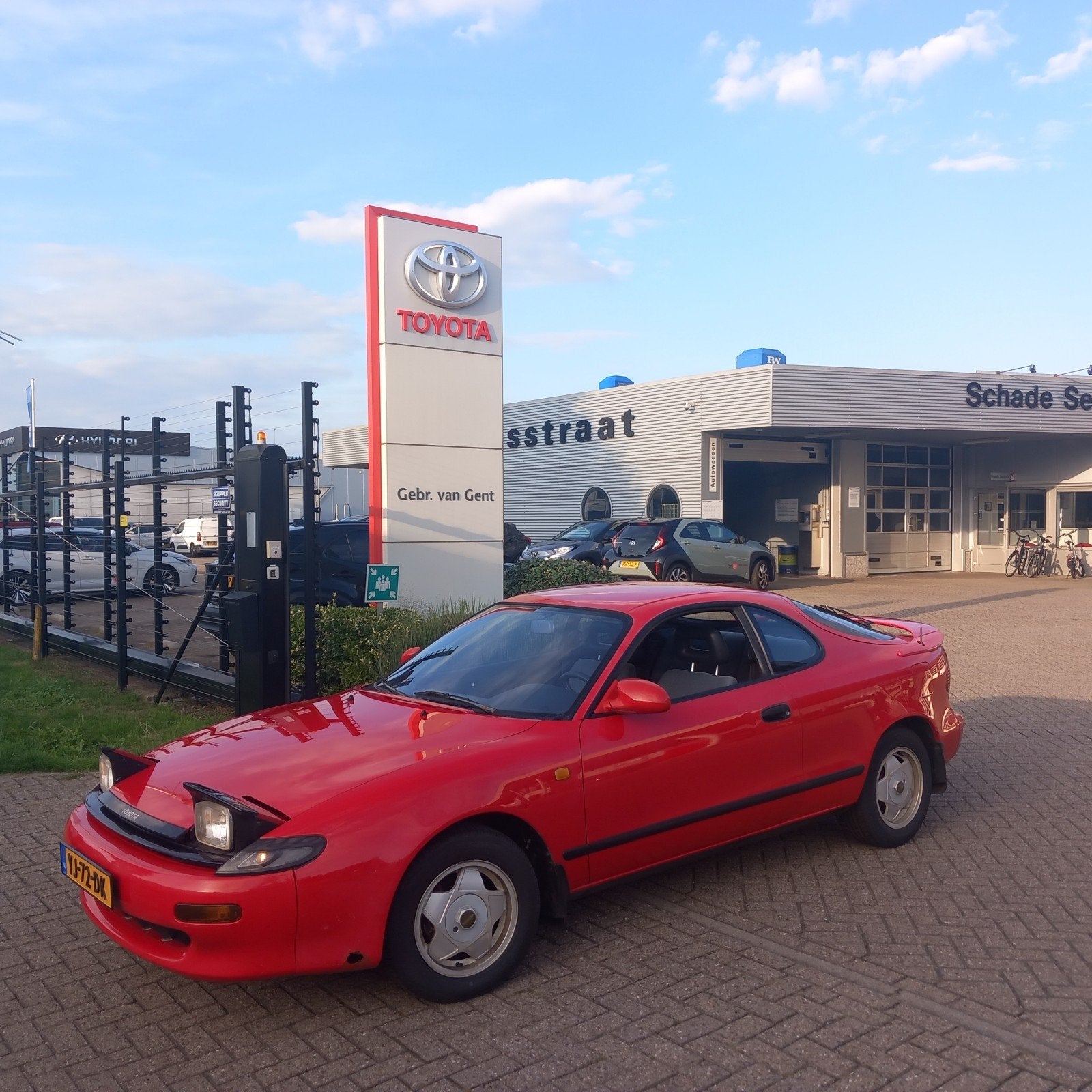 Toyota Celica 1.6 Sti 1990 Rood | nieuwe apk, Voorwielaandrijving, Stof, 4 cilinders, Origineel Nederlands
