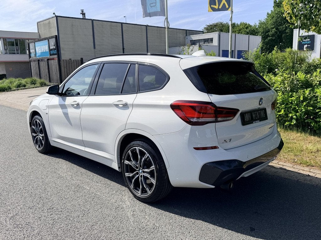 BMW X1 xDrive25e 220PK M-Sport•LED•Camera, Gebruikt, Euro 6, Leder en Stof, Plug-in hybride