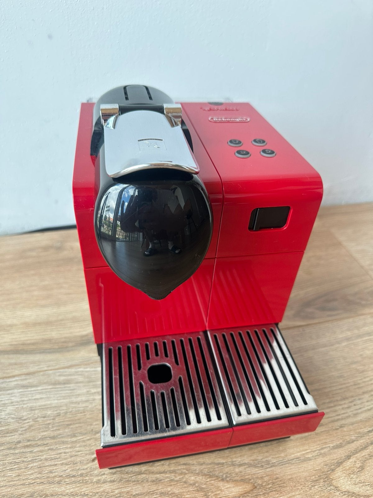 Delonghi Nespresso Lattissima - Met Melkopschuimer, Ophalen, Zo goed als nieuw, Koffiemachine