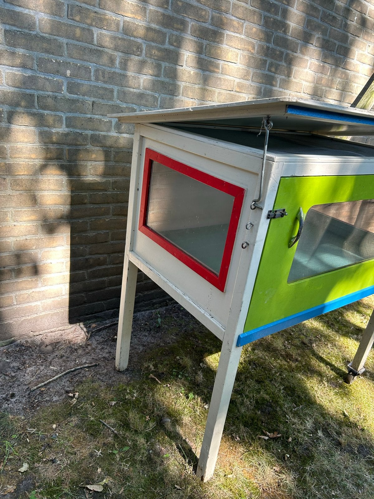 Lutje potje/ buitenslaaphuisje, Ophalen, Ledikant