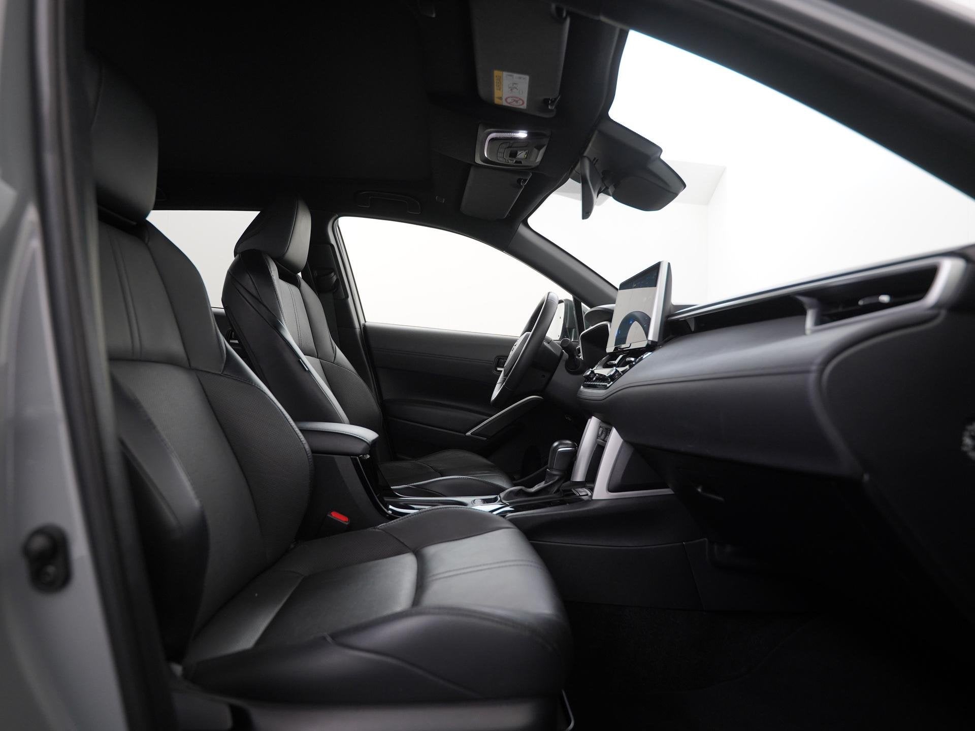 Toyota Corolla Cross Hybrid 200 Executive | Trekhaak | Panor, Auto's, Toyota, Gebruikt, Leder, Bedrijf, Hybride Elektrisch/Benzine