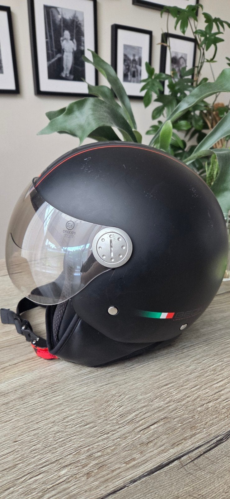 XS Matzwarte beon scooterhelm met vizier, Ophalen, Gebruikt, Medium, Onbekend