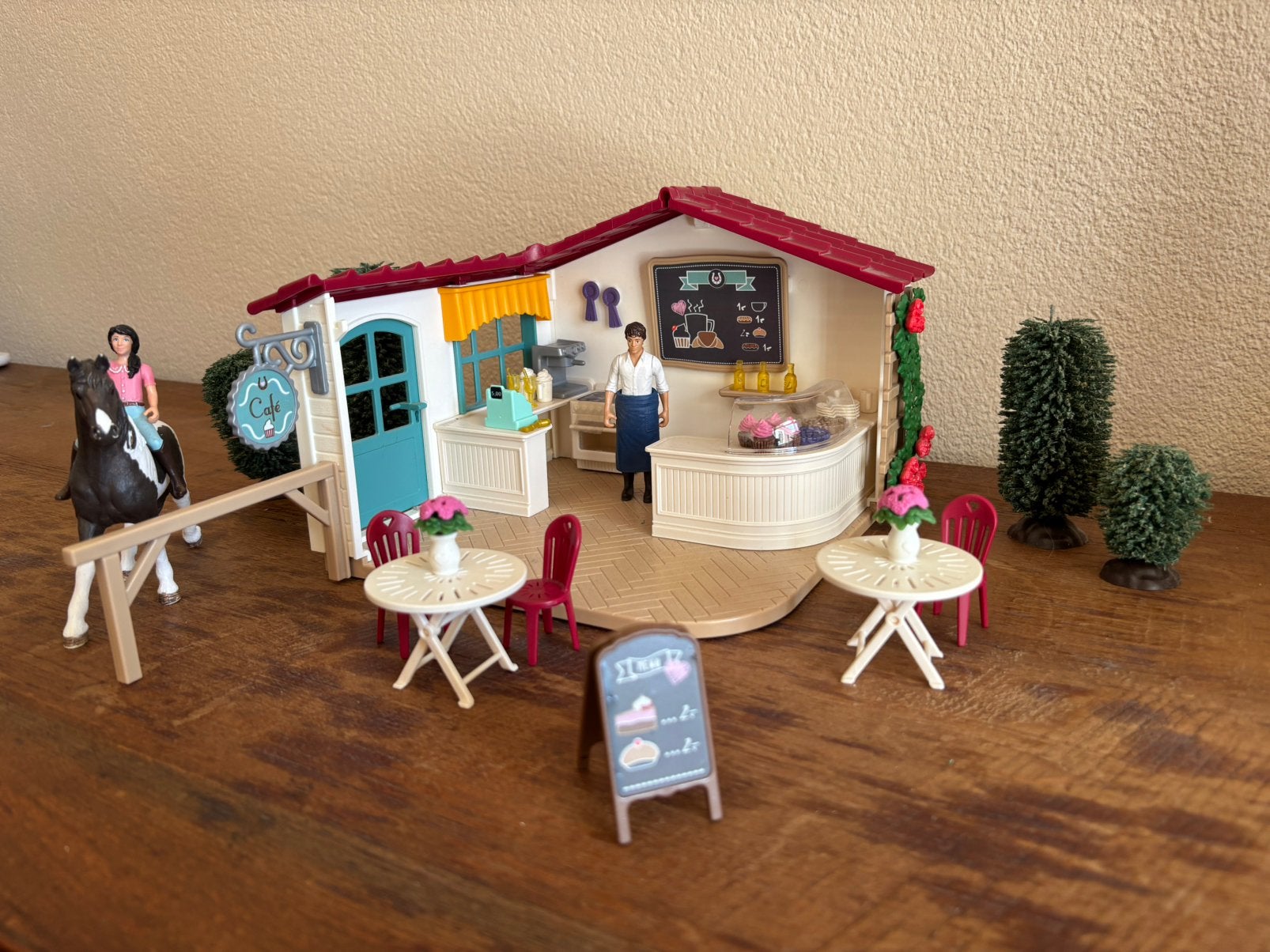 Schleich Horse Club Café met paard, figuren & accessoires, Ophalen of Verzenden, Zo goed als nieuw