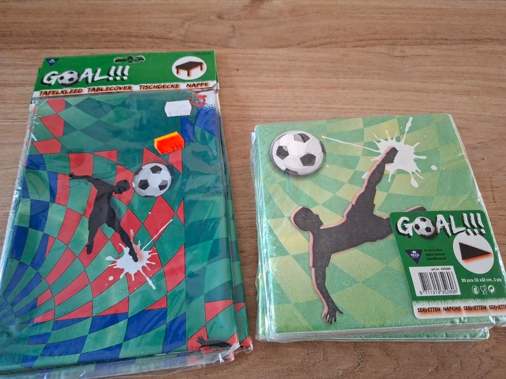 Voetbal feestartikelen: tafelkleden en servetten, Ophalen of Verzenden, Nieuw, Versiering, Overige