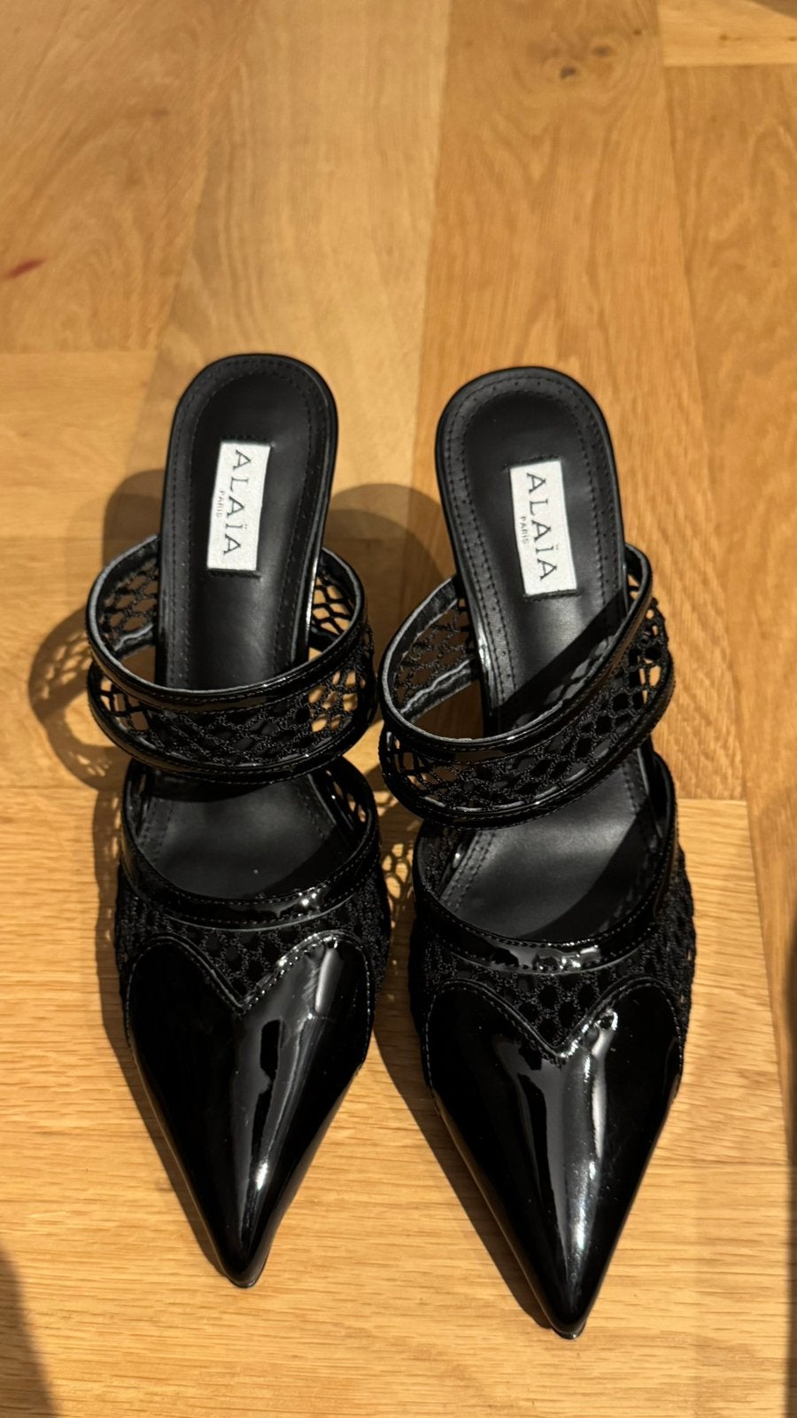 Alaïa hakken, Ophalen of Verzenden, Zo goed als nieuw, Zwart