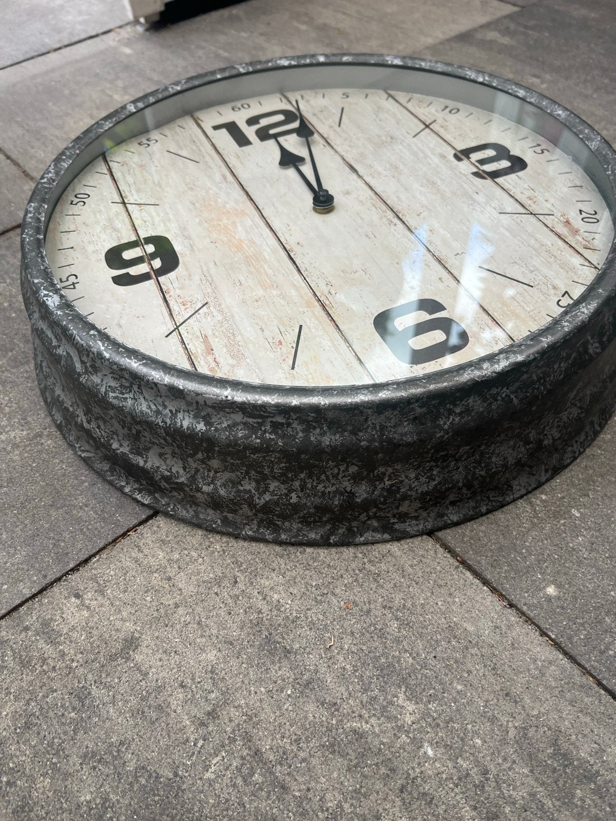 Grote wandklok op batterijen met houtlook wijzerplaat, Ophalen, Landelijk, Analoog, Werkt op batterijen