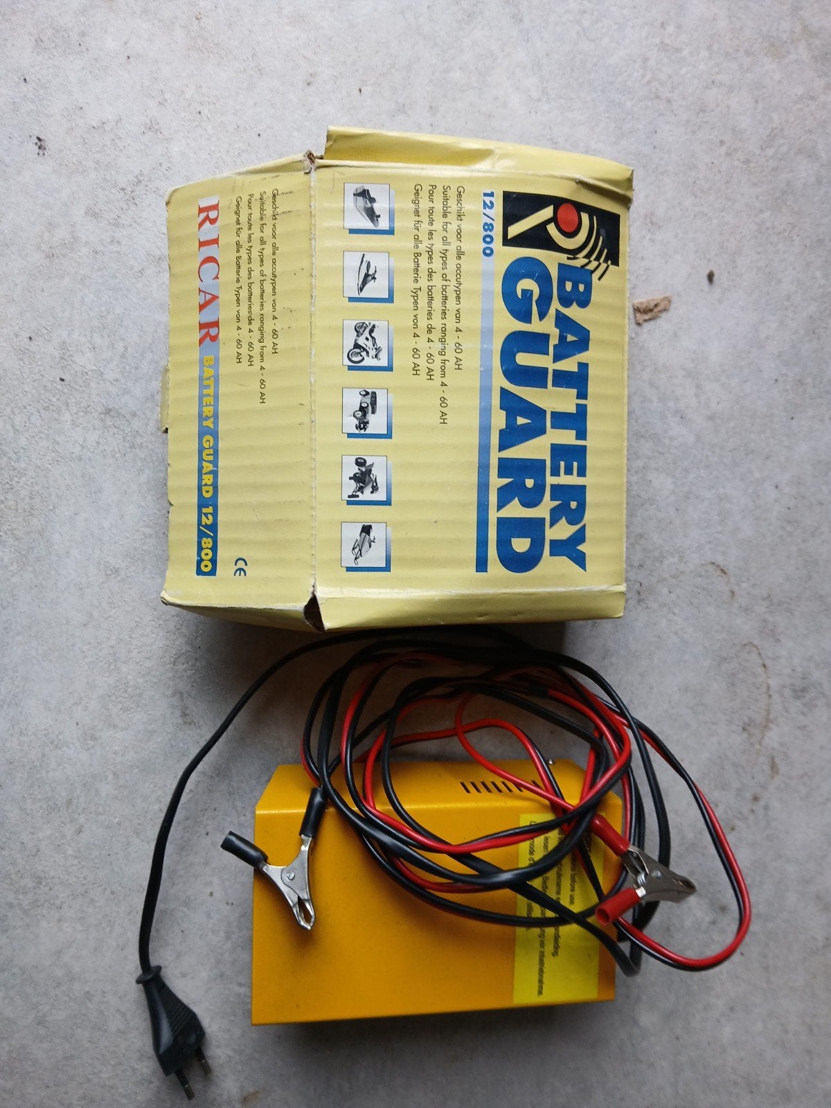 RICAR Battery Guard 12/800 acculader, Ophalen of Verzenden, Gebruikt, Universele onderdelen