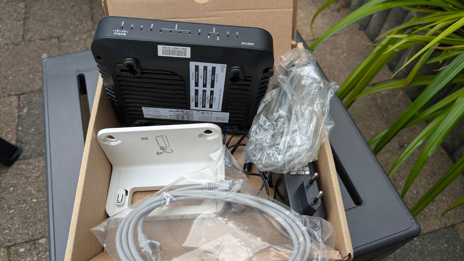 Cisco EPC3925 Router met Modem - Zo goed als nieuw, Computers en Software, Ophalen of Verzenden, Zo goed als nieuw, Router met modem