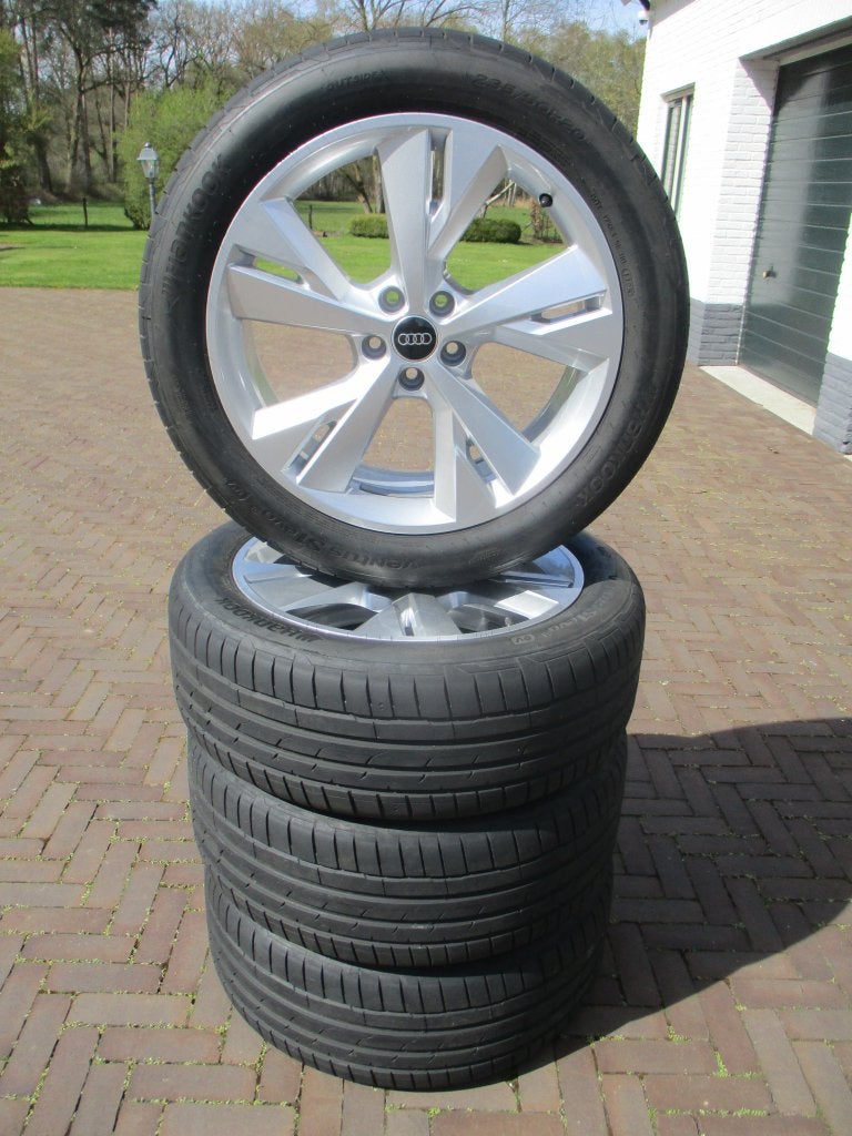Orig. Audi Q4 20 inch velgen zomer etron NIEUWST breedset, Auto-onderdelen, Banden en Velgen, Gebruikt, Banden en Velgen, Ophalen of Verzenden