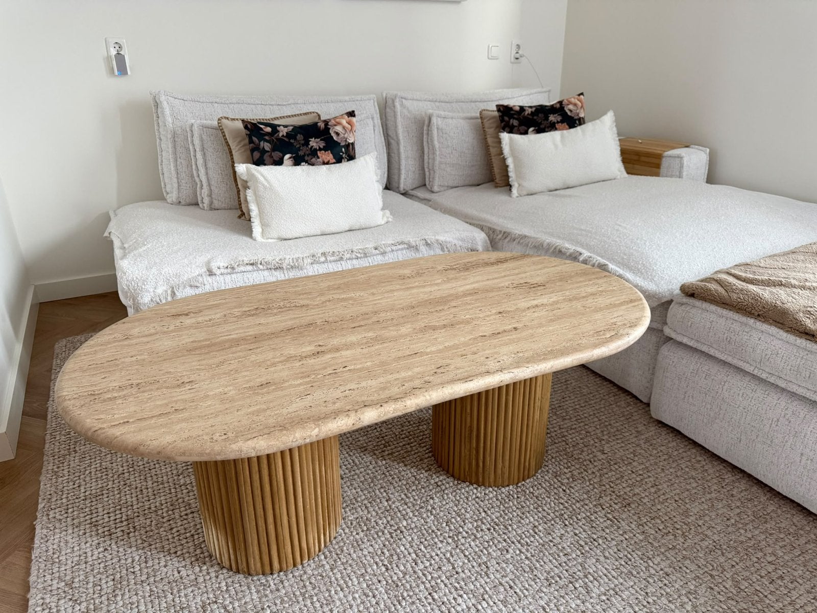 Ovale Travertin Salontafel (130x70x45), Huis en Inrichting, Ophalen, Overige materialen, 100 tot 150 cm, 50 tot 100 cm