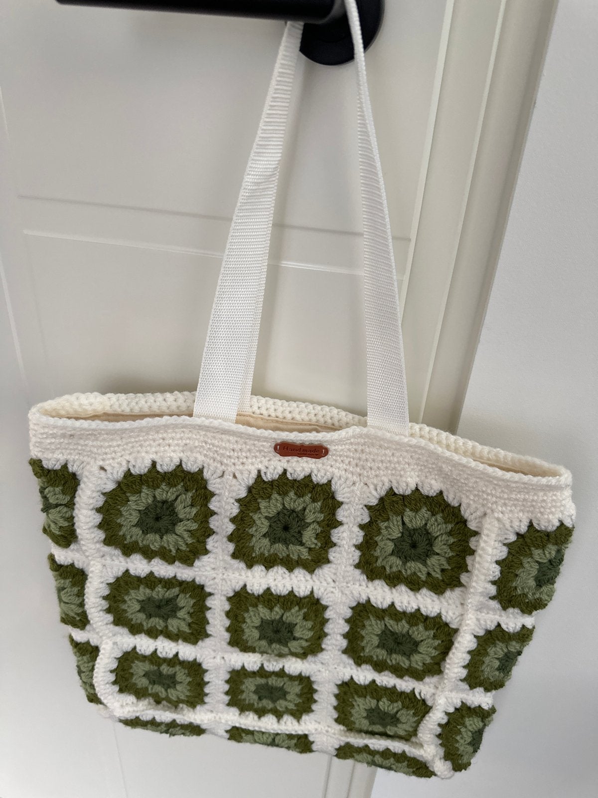 Gehaakte Granny Square Tas - Groen en Wit 40x45, Ophalen of Verzenden, Nieuw, Groen, Shopper