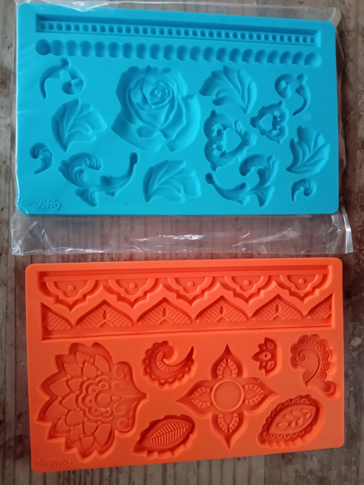 2 Nieuwe Wilton Siliconen Matjes voor Taartdecoratie, Ophalen of Verzenden, Nieuw, Bakvorm