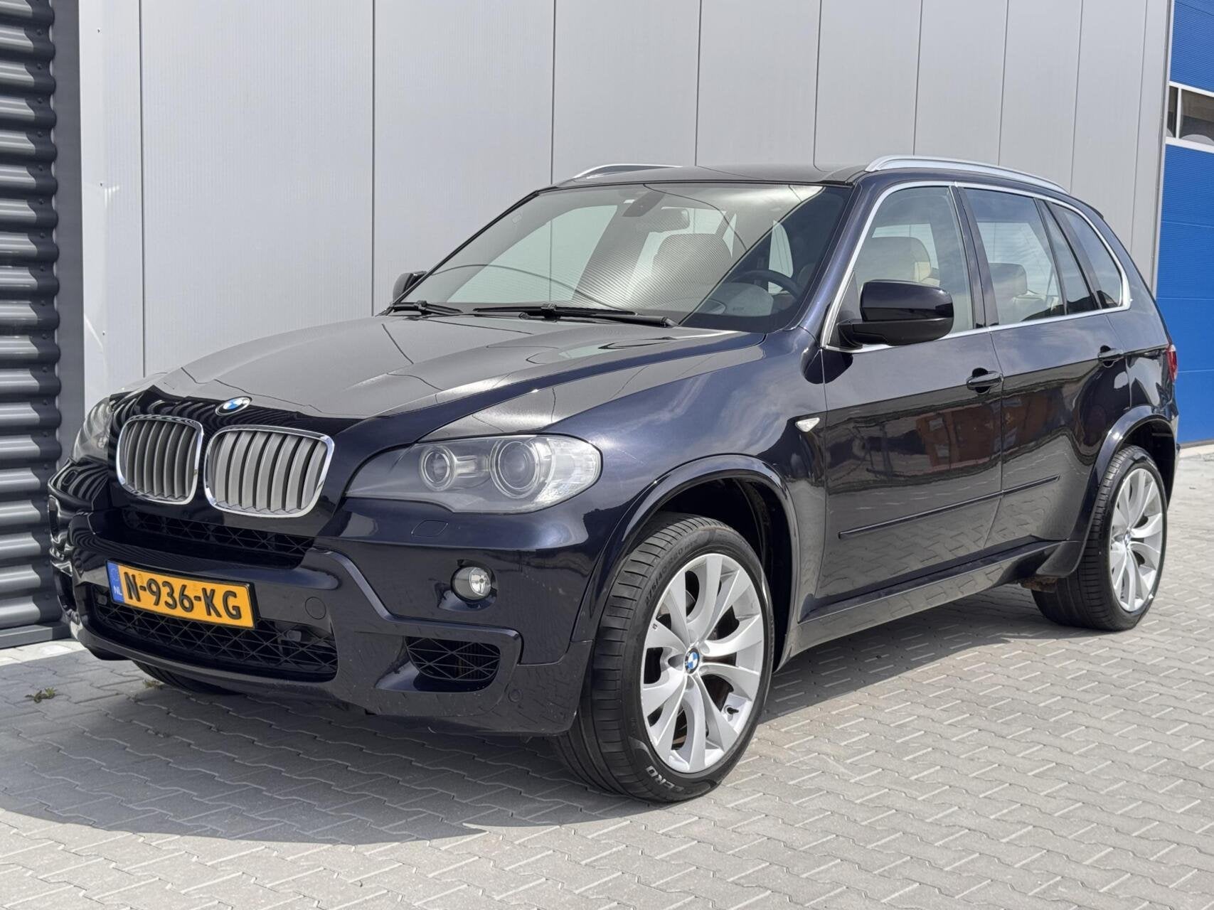 BMW X5 xDrive48i LPG G3 - Youngtimer - M Sport - V8 - 355 Pk, Auto's, Automaat, 2820 kg, Gebruikt, 138 €/maand