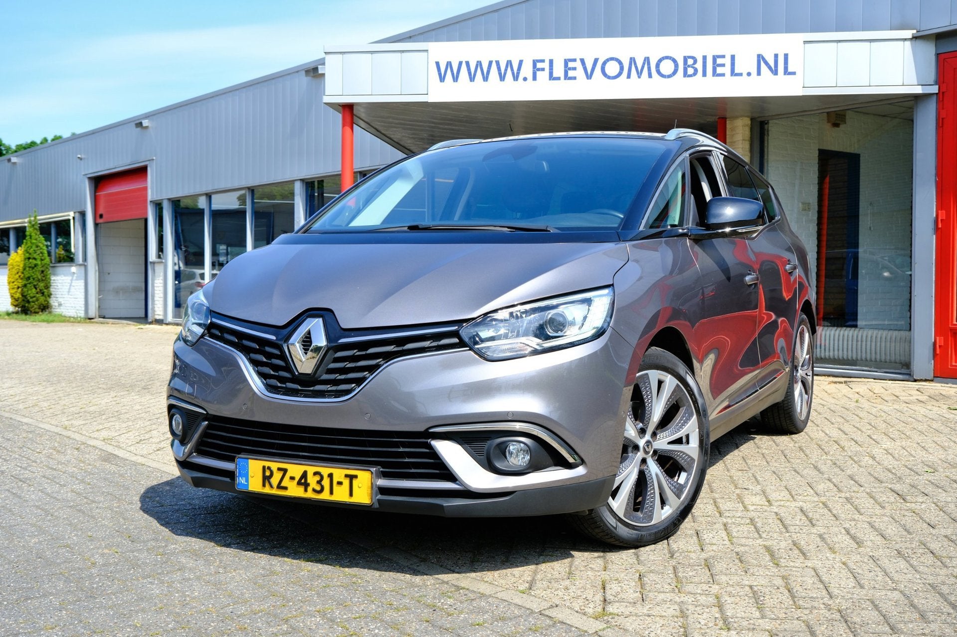 Renault Grand Scénic 1.2 TCe Intens Navi|Half Leder|ParkAss, Gebruikt, Euro 6, 4 cilinders, 1850 kg