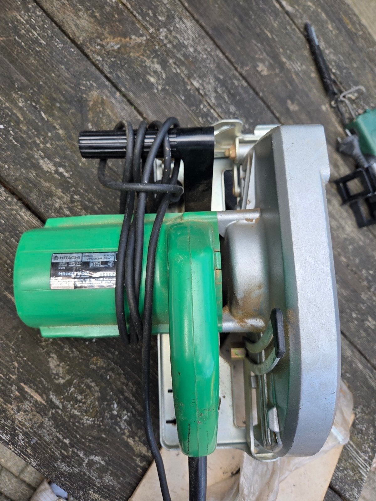 Cirkelzaag Hitachi, Ophalen, Zo goed als nieuw, Minder dan 700 watt, Haakse handslijpmachine