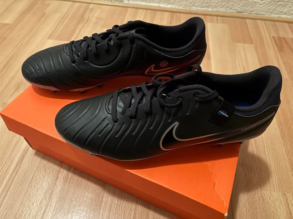 Nike Tiempo voetbalschoenen - Maat 43, Sport en Fitness, Ophalen, Nieuw, Schoenen