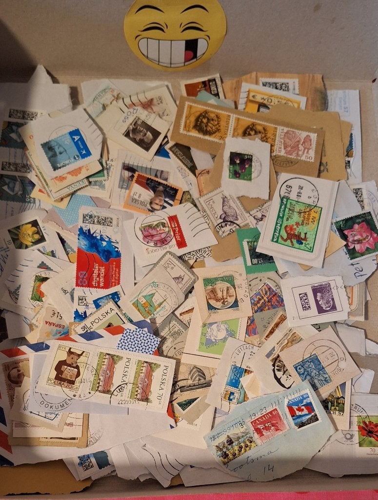 Leuke gevarieerde doos kilowaar Wereld ca 1000 gr incl doos., Ophalen of Verzenden, Buitenland