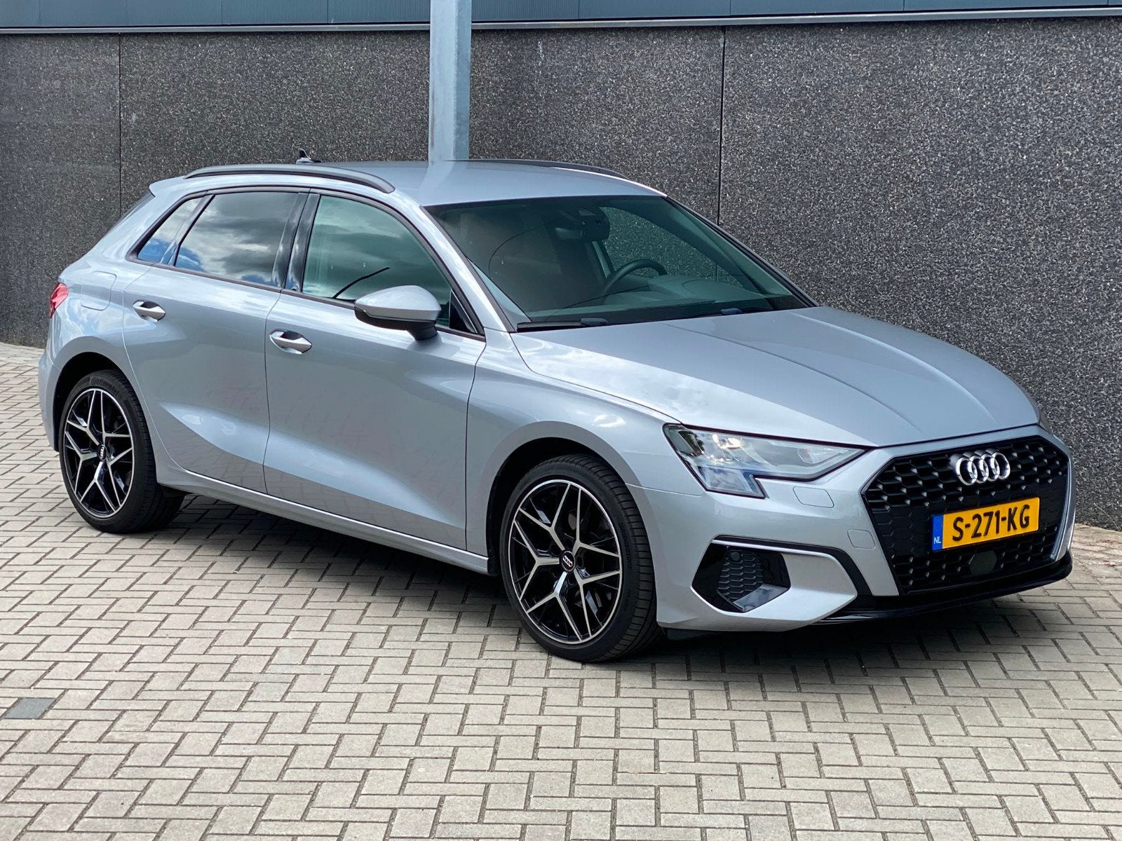 Audi A3 30 TDI 116pk 2021 Grijs met nieuwe apk, veel opties, Auto's, Audi, Voorwielaandrijving, 1325 kg, 4 cilinders, 23 km/l