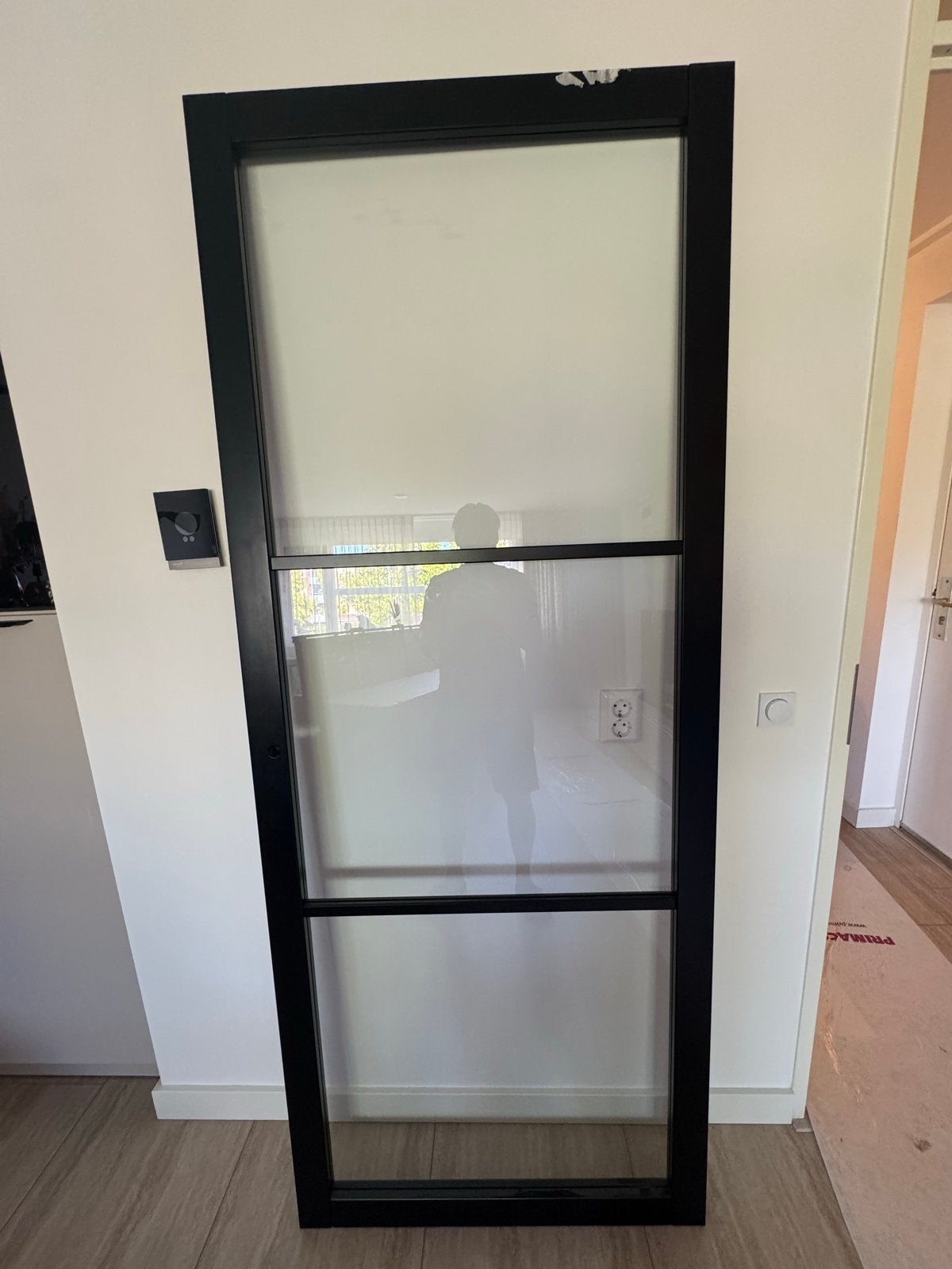 Rechtsdraaiende opdekdeur Gamma (zwart, glas), Doe-het-zelf en Verbouw, Deuren en Horren, Ophalen, Minder dan 80 cm, Binnendeur