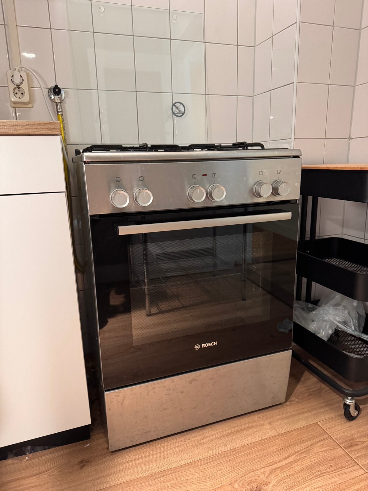 Bosch Gasfornuis + Oven 2,5 jaar oud, Ophalen, 4 kookzones, Zo goed als nieuw, Gas