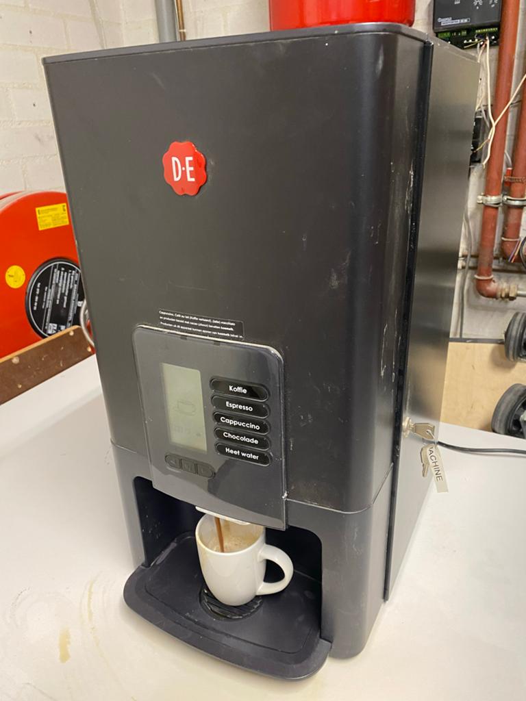 Douwe Egberts Koffiemachine met diverse opties, Ophalen, 10 kopjes of meer, Koffiemachine, Koffiebonen
