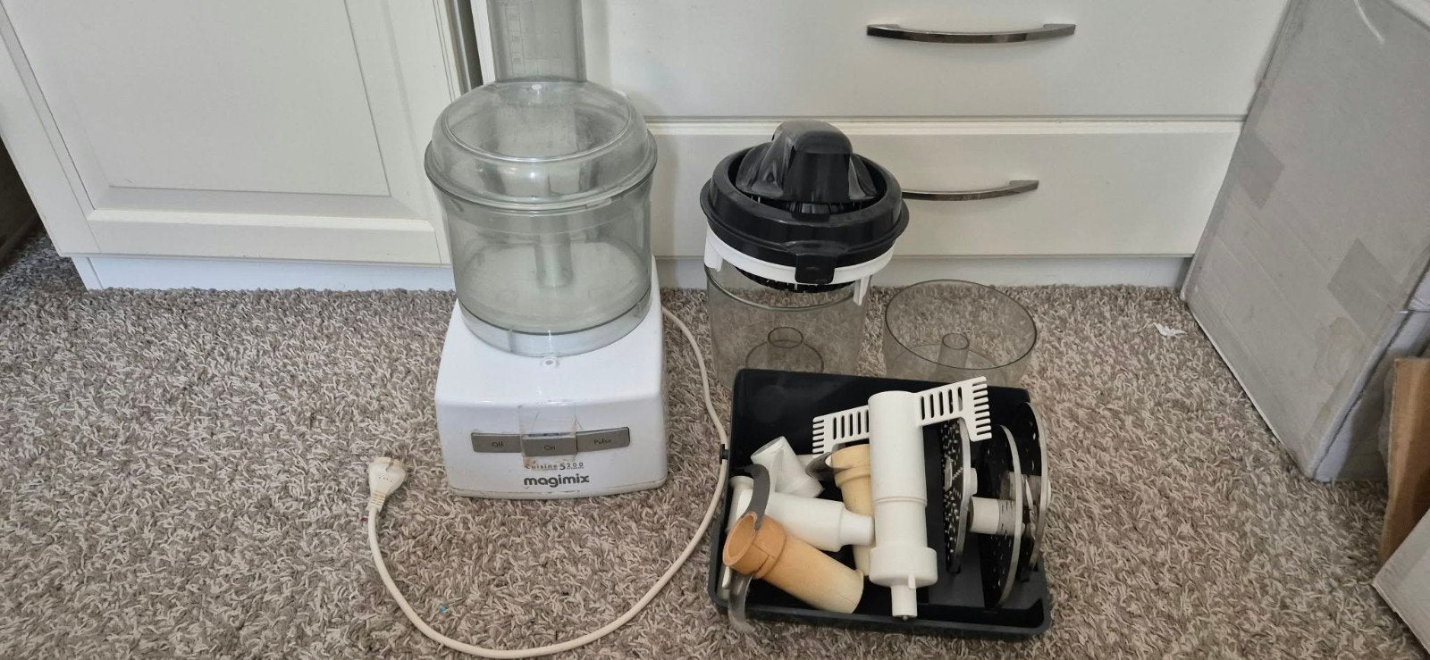 Magimix Cuisine 5200 foodprocessor met accessoires, 3 tot 4 liter, Ophalen, Gebruikt, 2 snelheden