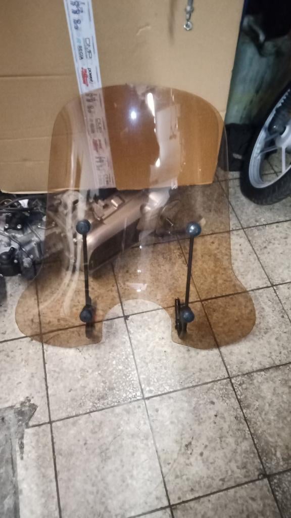 Smoke hoog windscherm Vespa primavera, Fietsen en Brommers, Brommeronderdelen | Scooters, Ophalen of Verzenden, Zo goed als nieuw