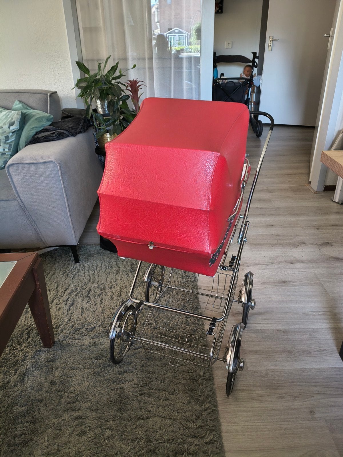 Vintage Poppenwagen Rood met Bloemenprint, Ophalen