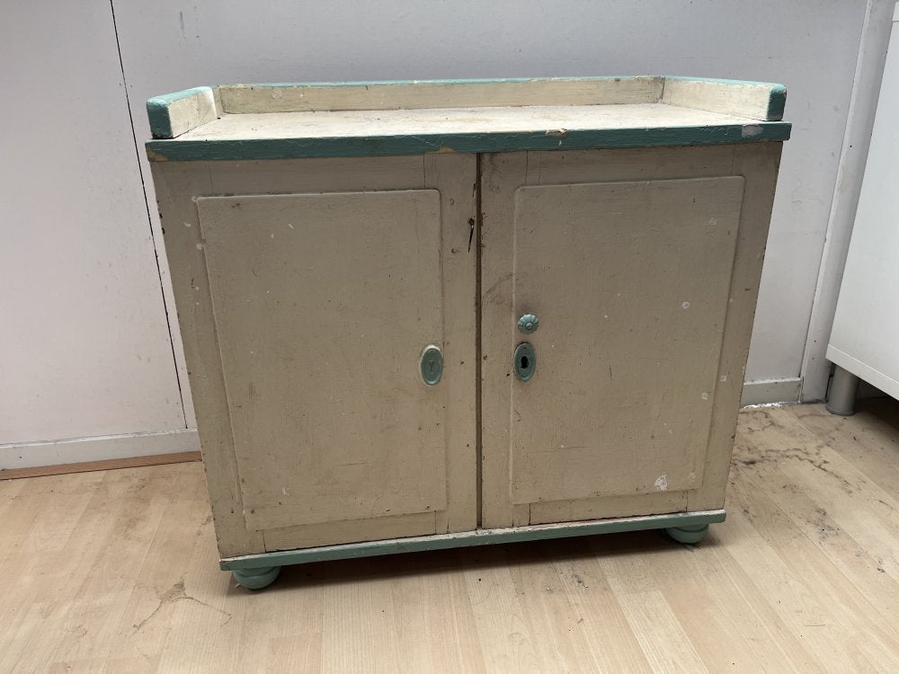 Klein oud / retro / vintage kastje met 2 deuren en plank, Ophalen, Gebruikt