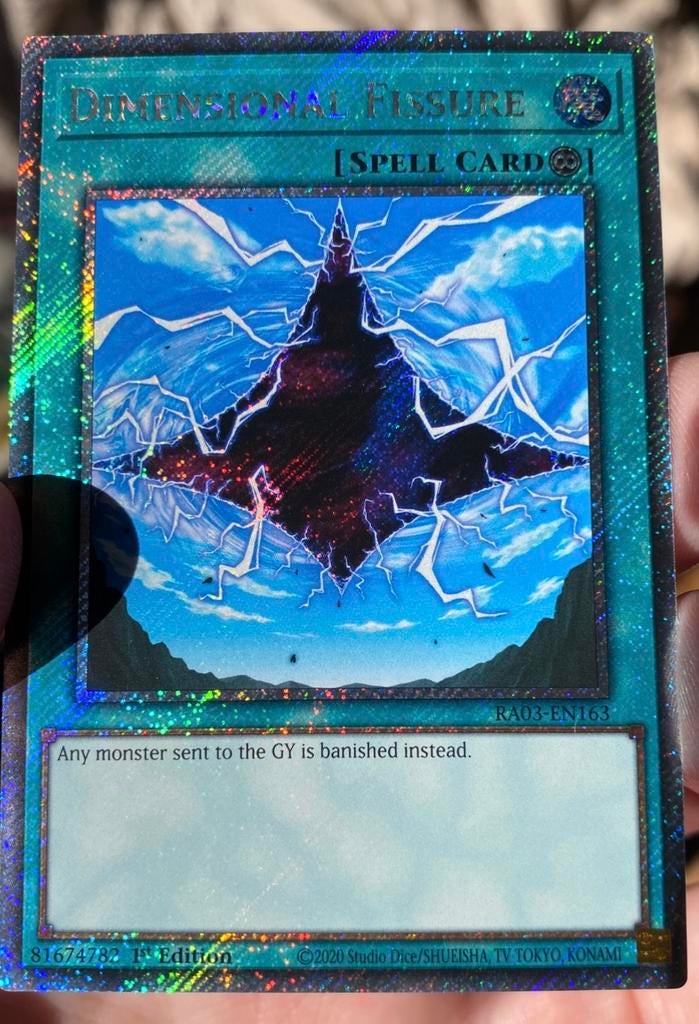 Yu-Gi-Oh! Dimensional Fissure RA03 1st Edition !, Ophalen of Verzenden, Zo goed als nieuw, Losse kaart, Foil